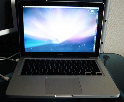 MacBook(MB466 J/A)の起動画面。